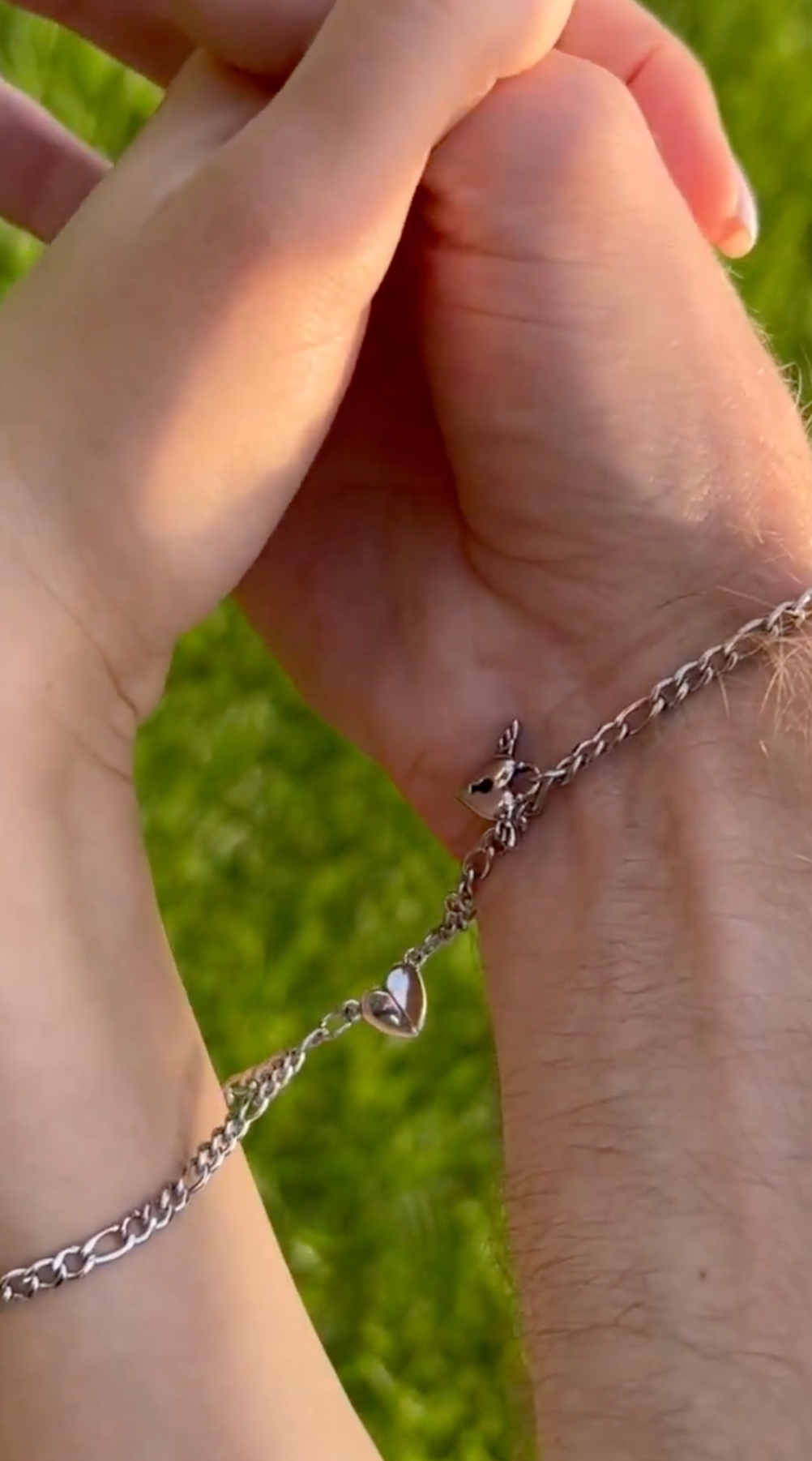 PULSERA MAGNÉTICA DE 2 PIEZAS PARA PAREJA CON DIJE DE CORAZON